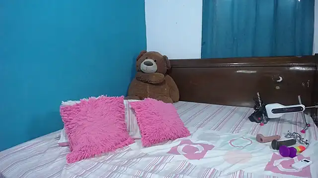 Sunny rayz  online show from 02/05/25, 12:27