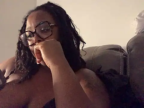 SweetHoneyBunz online show from 07/15/26, 03:12