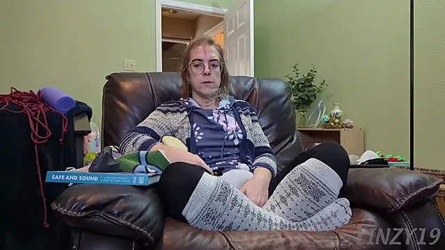 Linzy 19 online show from 01/13/25, 06:16