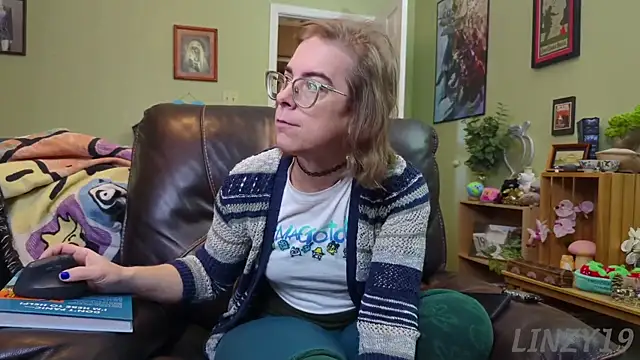 Linzy 19 online show from 01/24/25, 04:17