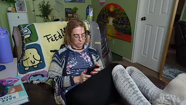 Linzy 19 online show from 02/04/25, 05:12