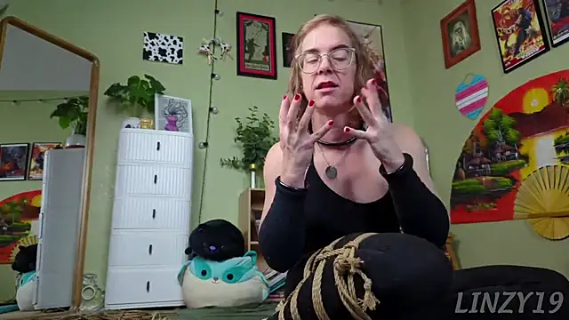 Linzy 19 online show from 02/21/25, 04:07