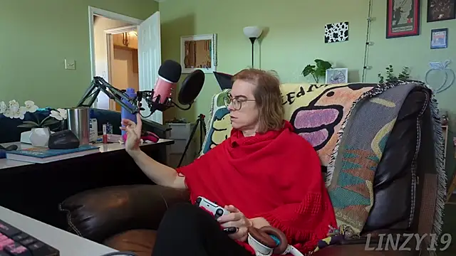 Linzy 19 online show from 03/05/25, 07:38