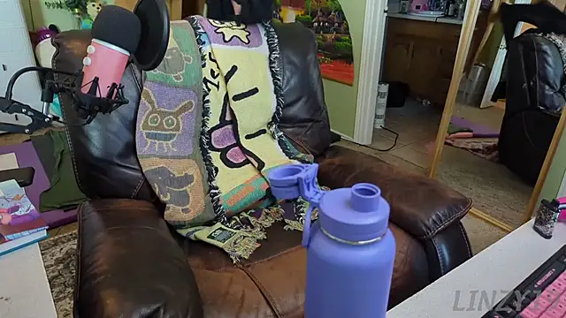 Linzy 19 online show from 03/11/25, 09:15