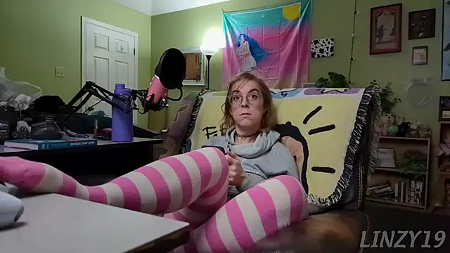 Linzy 19 online show from 03/14/25, 03:15