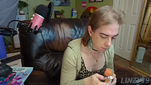 Linzy 19 online show from 03/20/25, 04:09