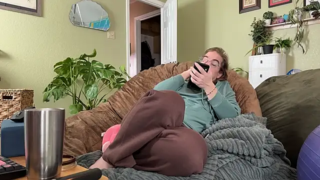 Linzy 19 online show from 02/02/26, 08:29