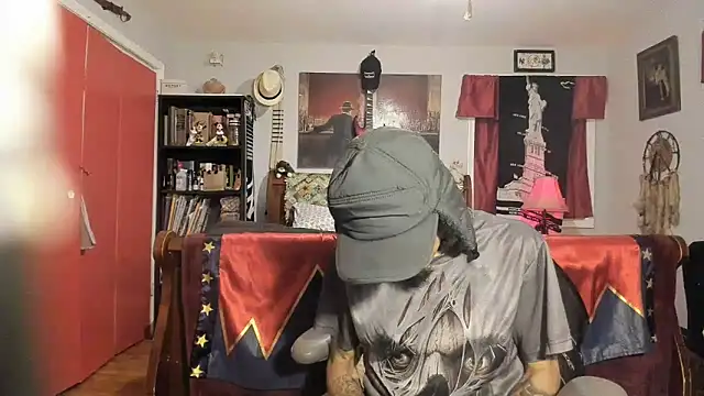 RoosterWabbit online show from 03/11/25, 05:27