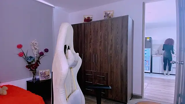 ScarlettMalbec online show from 04/18/26, 09:15