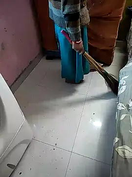 COUPLLE VILLAGE online show from 02/01/25, 03:41