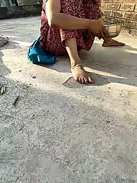 COUPLLE VILLAGE online show from 02/06/25, 10:48