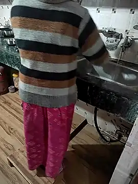 COUPLLE VILLAGE online show from 02/14/25, 06:34