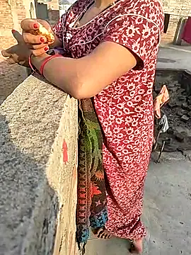 COUPLLE VILLAGE online show from 02/15/25, 10:55