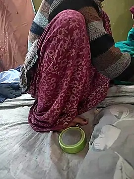 COUPLLE VILLAGE online show from 02/19/25, 03:50