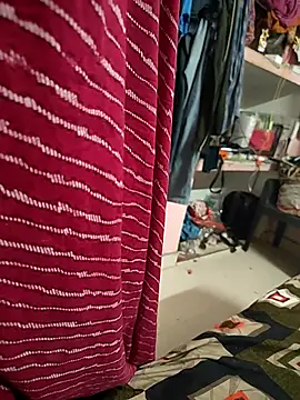 COUPLLE VILLAGE online show from 04/21/26, 01:53