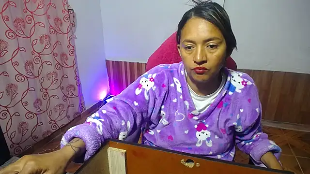 Snapshot of daleska_ayala_1 chatting on 02/22/25, 02:50 daleska ayala 1 online show from 02/22/25, 02:50