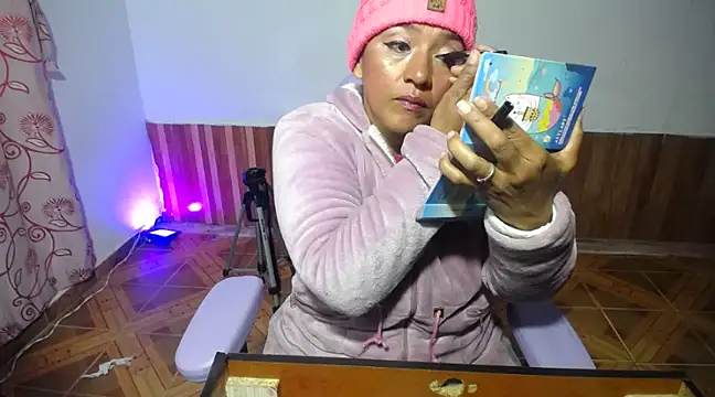 Snapshot of daleska_ayala_1 chatting on 03/13/25, 06:45 daleska ayala 1 online show from 03/13/25, 06:45