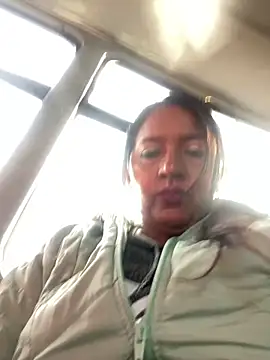 Snapshot of daleska_ayala_1 chatting on 03/22/25, 11:53 daleska ayala 1 online show from 03/22/25, 11:53