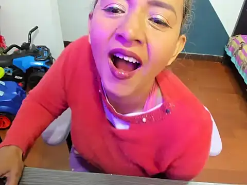 Snapshot of daleska_ayala_1 chatting on 10/04/25, 05:11 daleska ayala 1 online show from 10/04/25, 05:11