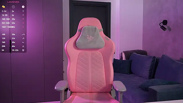 Snapshot of Mon_amiii chatting on 03/09/25, 02:43 Mon amiii online show from 03/09/25, 02:43