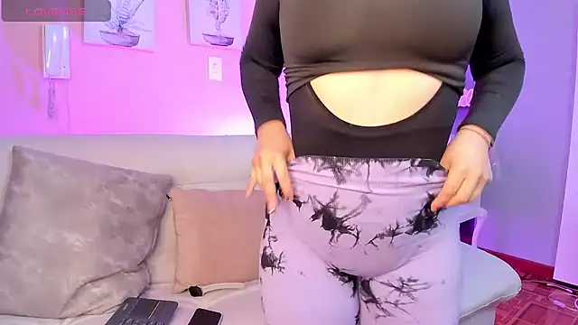 emily roberts1 online show from 01/06/25, 03:20