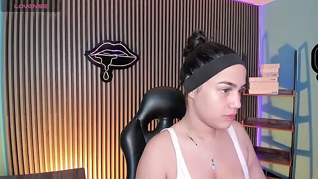 emily roberts1 online show from 03/21/25, 03:55