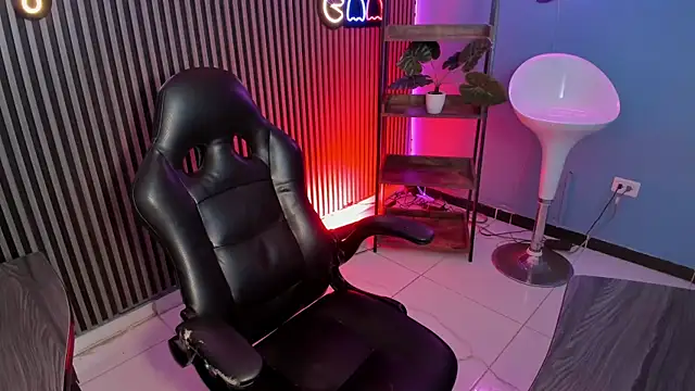 emily roberts1 online show from 09/29/25, 04:39