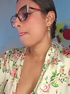 Snapshot of Alizon_1 chatting on 07/02/26, 07:31 Alizon 1 online show from 07/02/26, 07:31