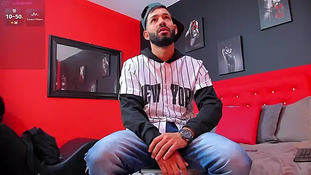 Thiagogomez online show from 12/29/24, 12:23