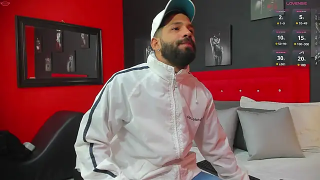 Thiagogomez online show from 03/04/25, 12:22