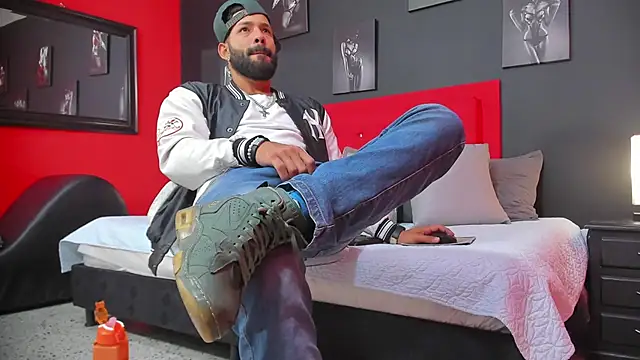 Thiagogomez online show from 03/13/25, 12:46