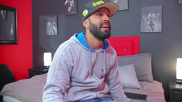 Thiagogomez online show from 03/19/25, 12:23