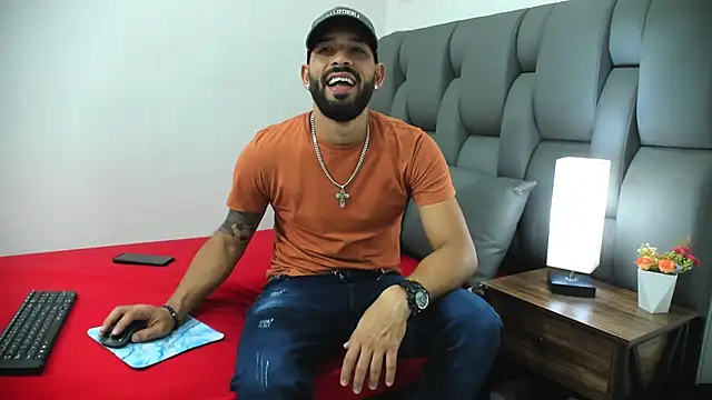 Thiagogomez online show from 03/21/26, 07:28