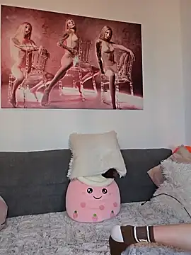 LessiaMia online show from 01/16/25, 03:02