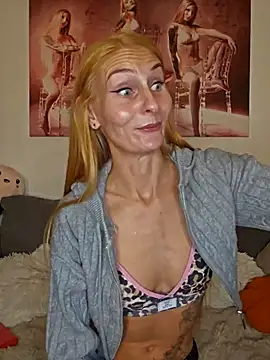 LessiaMia online show from 10/26/25, 04:46