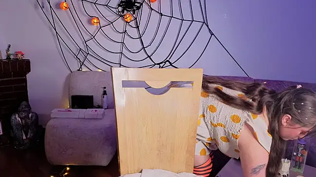 strunky2407 online show from 10/28/25, 05:00