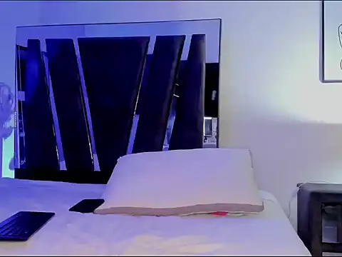 HollyEvanz online show from 09/27/25, 01:21