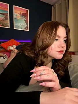 VictoriaLaFleur online show from 11/12/25, 09:25