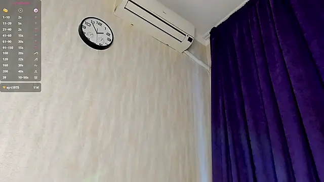 Snapshot of Miss_Kreez chatting on 02/06/25, 11:54 Miss Kreez online show from 02/06/25, 11:54