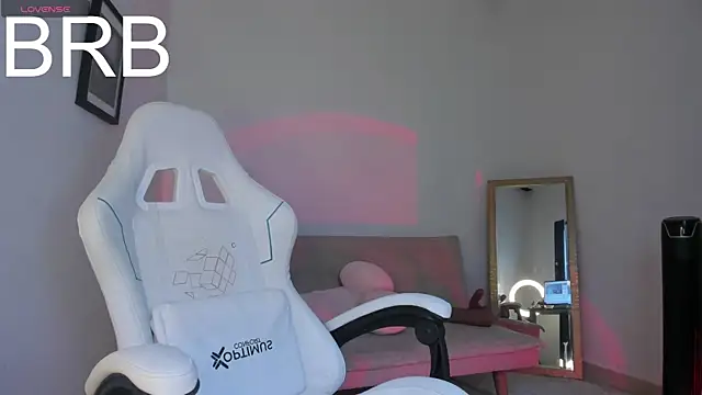 sweet pink  online show from 05/11/26, 04:04