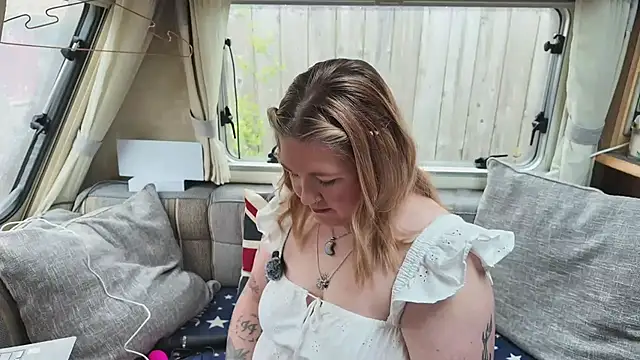 British  Rosie online show from 05/15/26, 07:59