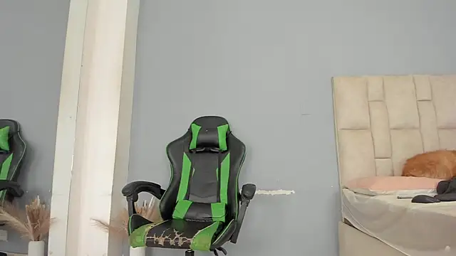 aida rose  online show from 02/21/25, 12:05