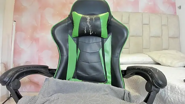 aida rose  online show from 04/13/26, 08:58