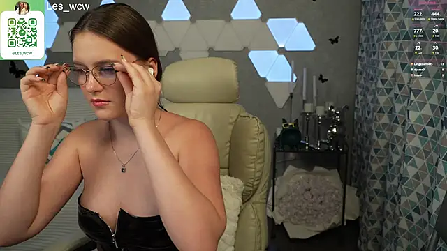 Snapshot of HarleyDeess chatting on 02/04/25, 12:29 HarleyDeess online show from 02/04/25, 12:29