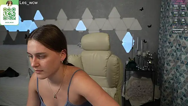 Snapshot of HarleyDeess chatting on 02/04/25, 03:33 HarleyDeess online show from 02/04/25, 03:33