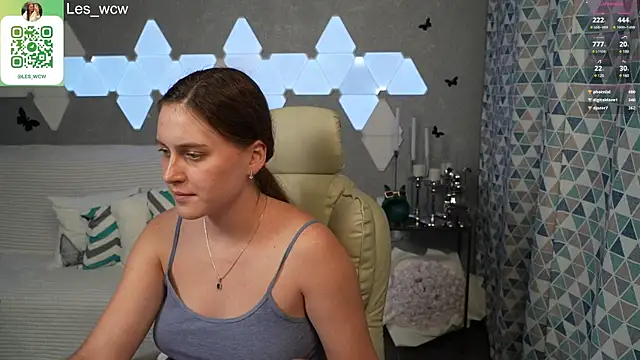 Snapshot of HarleyDeess chatting on 02/05/25, 03:34 HarleyDeess online show from 02/05/25, 03:34