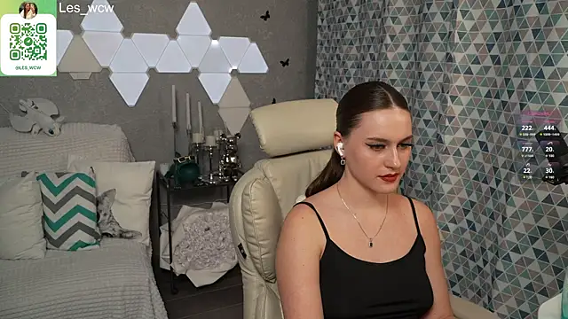 Snapshot of HarleyDeess chatting on 03/20/25, 11:23 HarleyDeess online show from 03/20/25, 11:23