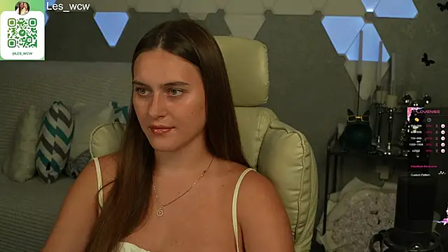 Snapshot of HarleyDeess chatting on 09/24/25, 08:01 HarleyDeess online show from 09/24/25, 08:01