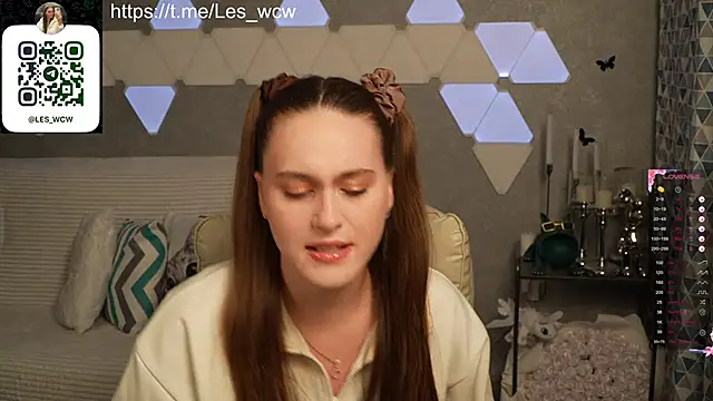 Snapshot of HarleyDeess chatting on 10/25/25, 07:52 HarleyDeess online show from 10/25/25, 07:52