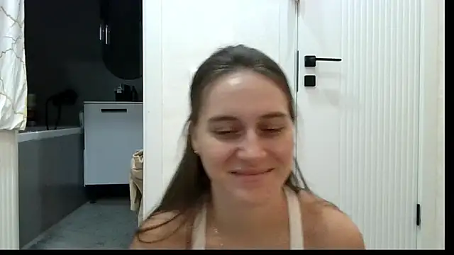 Snapshot of HarleyDeess chatting on 11/02/25, 02:25 HarleyDeess online show from 11/02/25, 02:25